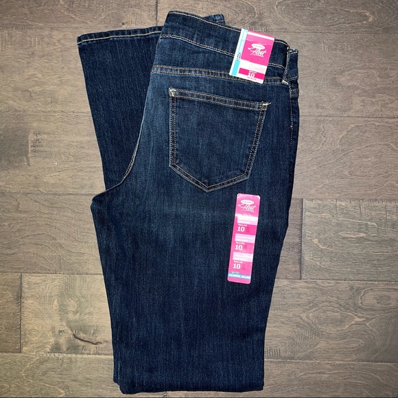 NWT Old Navy The Flirt Bootcut Jeans - Picture 3 of 7
